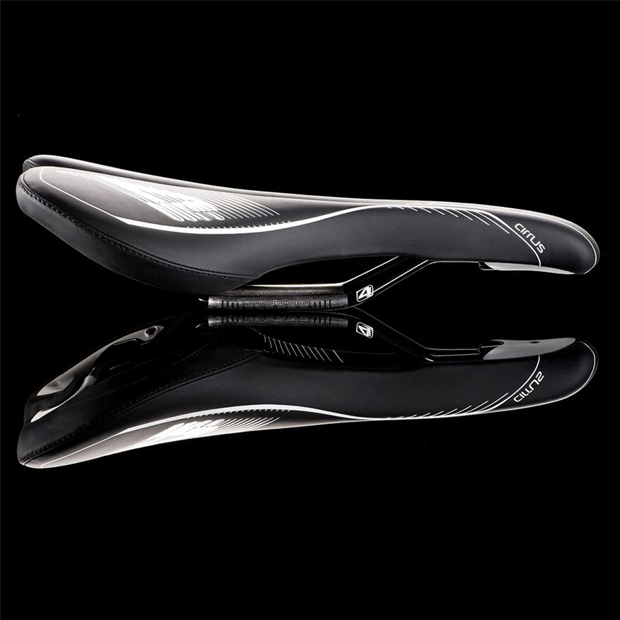 Sedlo 4ZA Cirrus Dynamic Comfort 145 Ti černo/bílé
