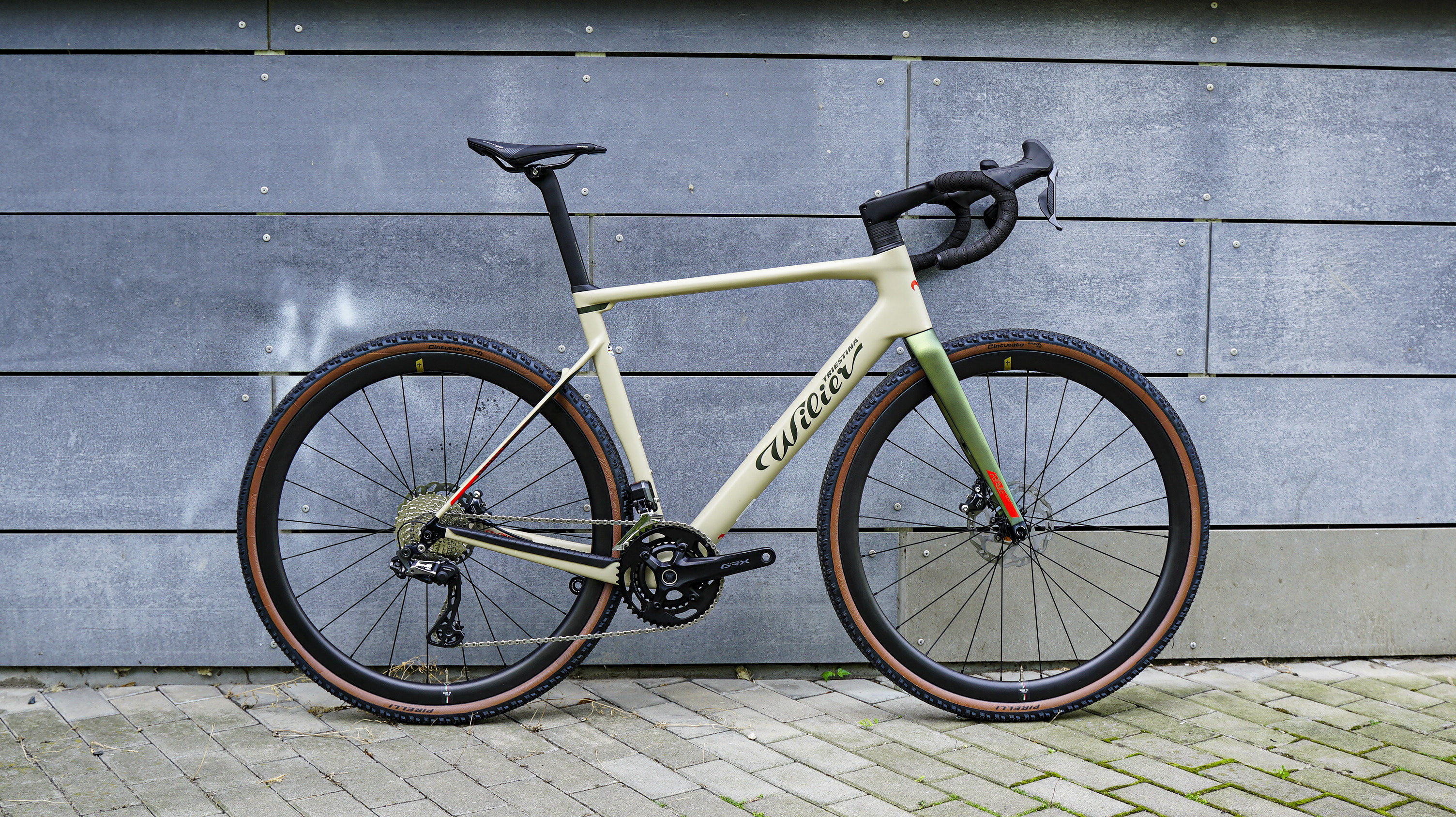 Wilier RAVE SLR Disc + GRX Di2 2x11 + GRAFF sand L