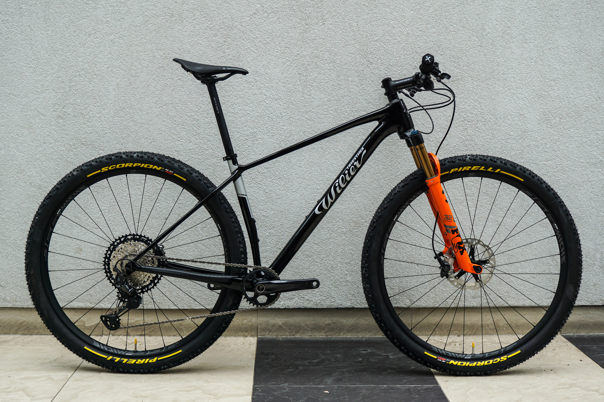 Wilier USMA SLR+ FOX Kashima 966 black blue - L
