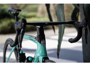 Bianchi Oltre XR4 Disc Ultegra Di2 11sp+FFWD velikost 55cm