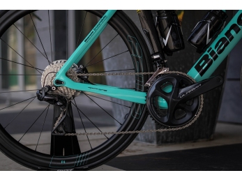 Bianchi Oltre XR4 Disc Ultegra Di2 11sp+FFWD velikost 55cm