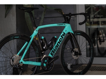Bianchi Oltre XR4 Disc Ultegra Di2 11sp+FFWD velikost 55cm