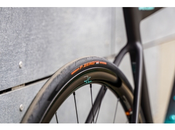 Bianchi Specialissima RC Dura Ace Di2 +WATT karbon kola RC33 2025