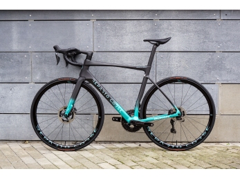 Bianchi Specialissima RC Dura Ace Di2 +WATT karbon kola RC33 2025