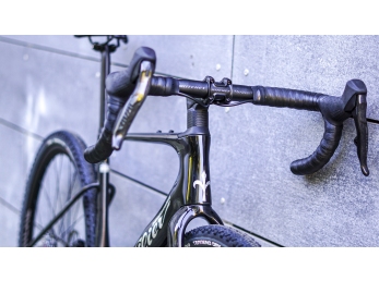 Wilier RAVE ID2 SRAM RIVAL XPLR AXS E1 1x13S 	MICHE GRAFF XL Glitch Black