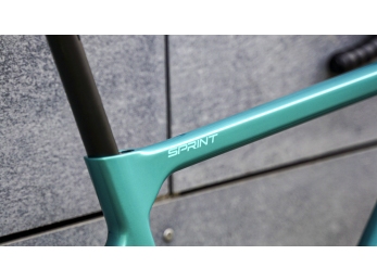 Bianchi Sprint Shimano 105 mech.12sp Disc Metallic Celeste 2026