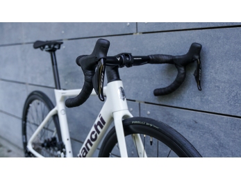 Bianchi Sprint Shimano 105 mech.12sp  Disc Light Grey/Graphite Full Glossy 2025