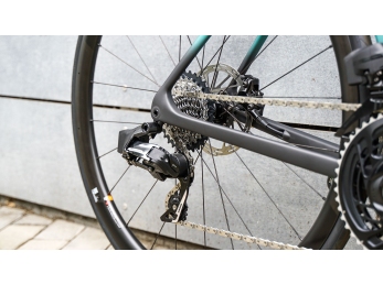 Bianchi Specialissima PRO SRAM FORCE AXS D2 - karbon kola Palladium 33 2025