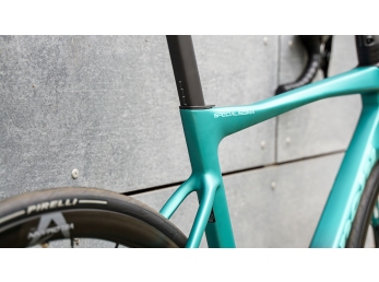 Bianchi Specialissima PRO SRAM FORCE AXS D2 - karbon kola Palladium 33 2025