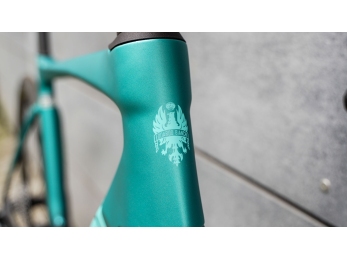 Bianchi Specialissima PRO SRAM FORCE AXS D2 - karbon kola Palladium 33 2025