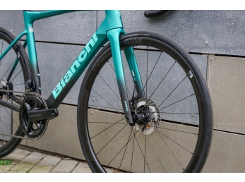 Bianchi Specialissima PRO Ultegra Di2 + WATT - karbon kola Palladium 33 2025