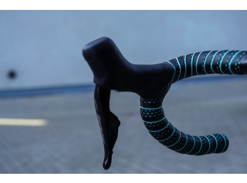 Bianchi Infinito XE Disc Shimano 105 Di2  Celeste 2023