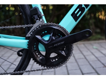 Bianchi Infinito XE Disc Shimano 105 Di2  Celeste 2023