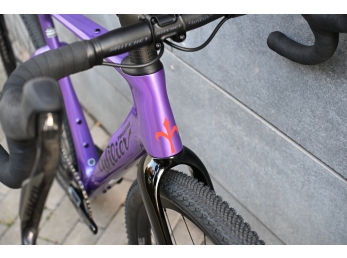Wilier RAVE ID2 SRAM RIVAL XPLR AXS E1 1x13S MICHE GRAFF XL Neon Purple