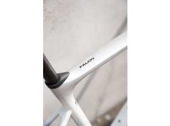 Ridley FALCN Shimano 105 Di2, Pearl White + Silver + Black