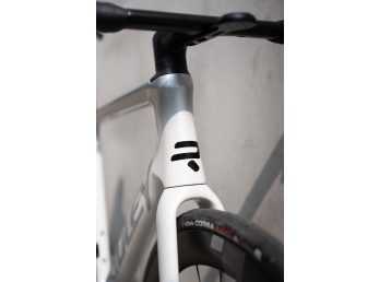 Ridley FALCN Shimano 105 Di2, Pearl White + Silver + Black