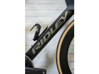 Ridley Noah FAST 3.0 SRAM RED AXS E1 UD Carbon + Empress Grey Metallic