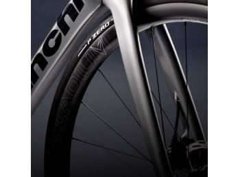 Bianchi Specialissima COMP 105 Di2 - karbon kola Palladium 33 2025