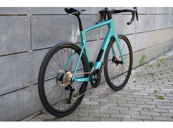 Bianchi INFINITO SHIMANO 105 12s Metallic Celeste – CK16 Full Satin