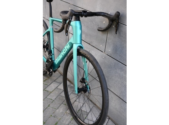 Bianchi INFINITO SHIMANO 105 12s Metallic Celeste – CK16 Full Satin