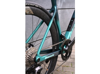 Bianchi INFINITO PRO PRO ULTEGRA Di2 Metallic Celeste / Dark turquoise - CK16