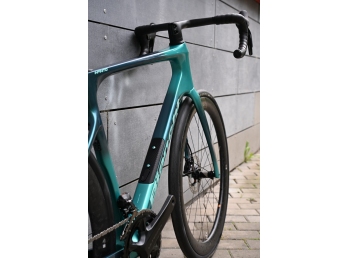 Bianchi INFINITO PRO PRO ULTEGRA Di2 Metallic Celeste / Dark turquoise - CK16