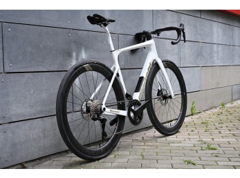 Bianchi INFINITO PRO ULTEGRA Di2 Metallic White / Chrome Full Glossy