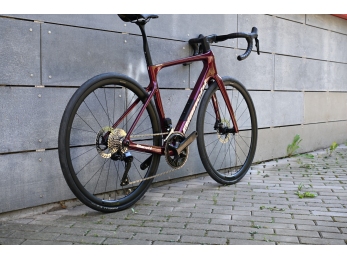 Bianchi INFINITO SHIMANO 105 12s Burgundy Red – White Full Glossy
