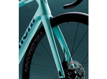 Bianchi Infinito Ultegra Di2 - Celeste glossy/black decals 2025