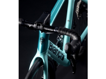 Bianchi Oltre RACE Shimano 105 mech. CK16/Metallic Celeste 2025