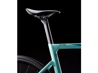 Bianchi Oltre RACE Shimano 105 mech. CK16/Metallic Celeste 2025